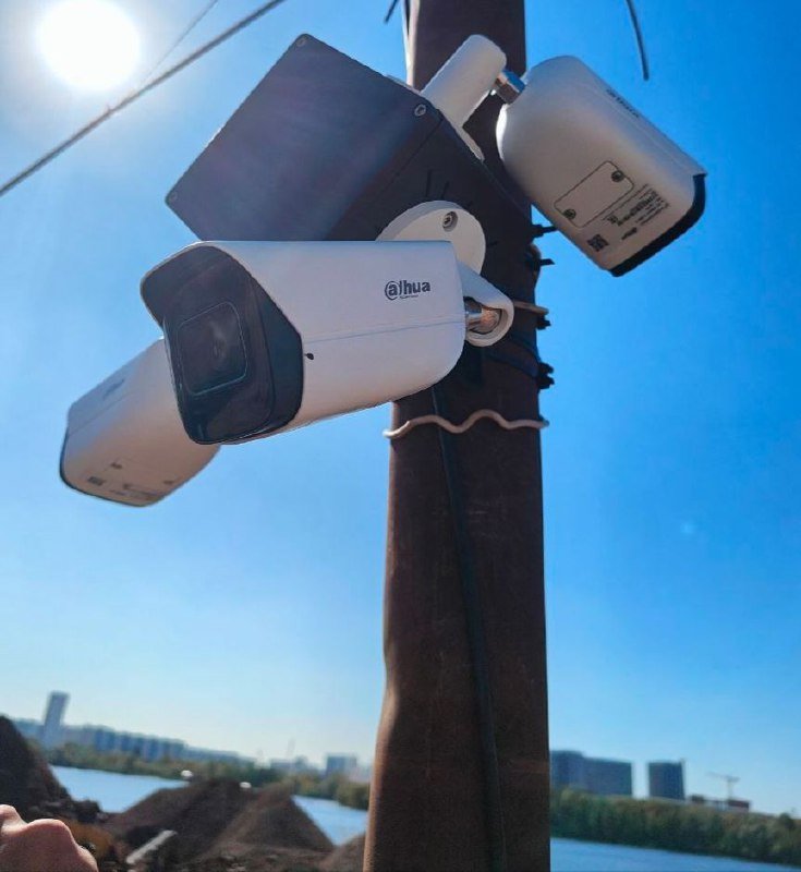 Мачта с камерами на коробках BOXFORCAM™ — промышленный объект